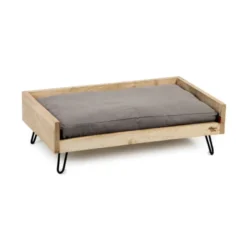 Designed by Lotte Turana Cama de Madeira para cães
