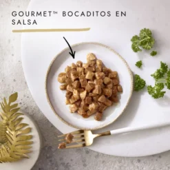 Gourmet Gold Alimento húmido de frango e fígado para gatos
